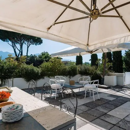 Luxury In Dei Marmi Apartment